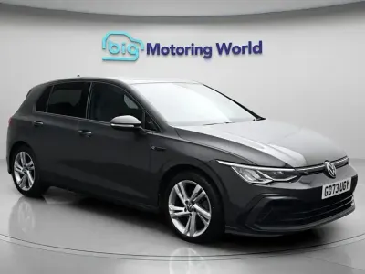 Usado VW Golf VIII R-line 130 CV (95 kW) 2024 Gris Utilitario