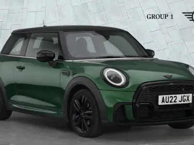 Usado Mini Cooper Hatch 136 CV (100 kW) 2022 Verde Utilitario