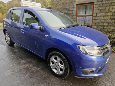 Blue Used 2015 Dacia Sandero Lauréate Hatchback | £3,295 (Good price)