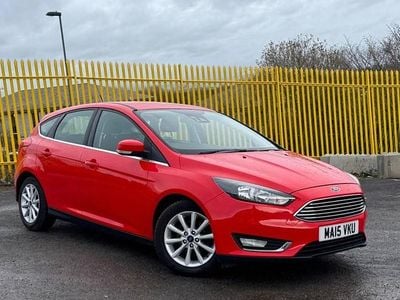 Used Ford Focus Titanium 125 HP (91 kW) 2015 Red Hatchback