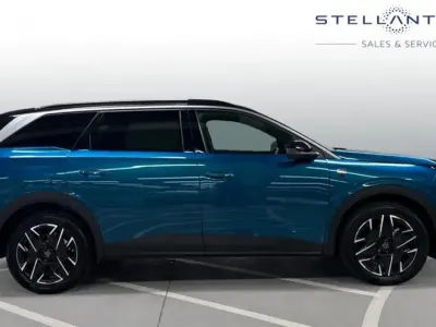 Second-hand Peugeot 5008 GT 134 CP (98 kW) 2025 Albastru SUV