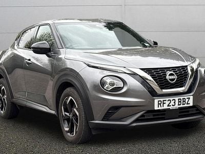 Usado Nissan Juke N-Connecta 114 HP (83 kW) 2023 Cinzento SUV