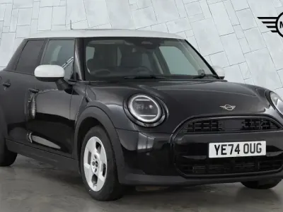 Used Mini Cooper Hatch 154 HP (113 kW) 2024 Black Hatchback