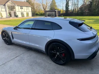 Used Porsche Taycan 419 kW (571 HP) 2021 White Estate