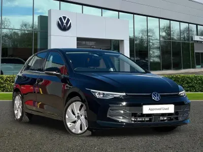 Second-hand VW Golf VIII Style 150 CP (110 kW) 2025 Negru Hatchback