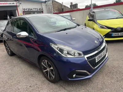 Used Peugeot 208 Allure 82 HP (60 kW) 2016 Blue Hatchback