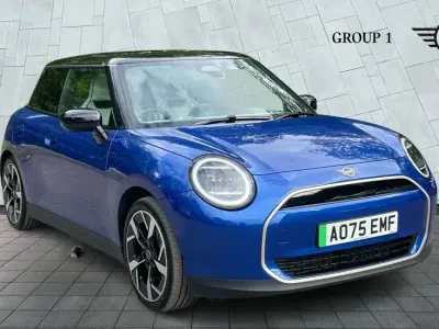 Used Mini Cooper Hatch 133 kW (181 HP) 2025 Blue Hatchback