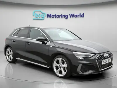 Begagnad Audi A3 Sportback S-Line 150 HK (110 kW) 2024 Svart Halvkombi