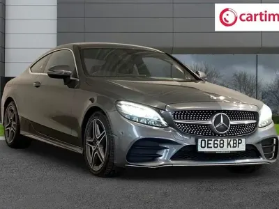 Usado Mercedes C200 AMG line 184 HP (135 kW) 2019 Cinzento Coupé