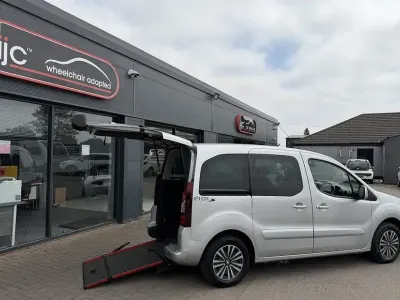 Used Peugeot TePee Active 98 HP (72 kW) 2019 Estate