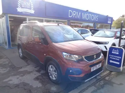 Używany Peugeot Rifter Allure 131 KM (96 kW) 2020 Brązowy Minivan