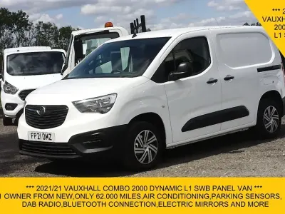 Used Vauxhall Combo 100 HP (73 kW) 2021 White MPV
