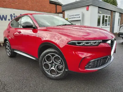 Begagnad Alfa Romeo Tonale Ti 280 HK (205 kW) 2023 Röd SUV