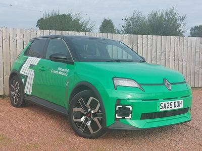 Green Used 2025 Renault R5 Komfort Hatchback | £24,998 (Fair price)