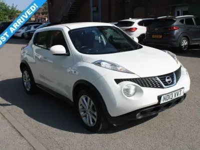 Usado Nissan Juke Acenta 117 HP (86 kW) 2013 Branco SUV