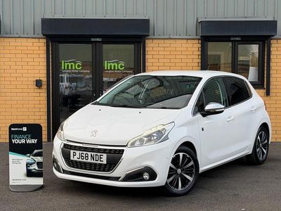 Used Peugeot 208 2018 White Hatchback