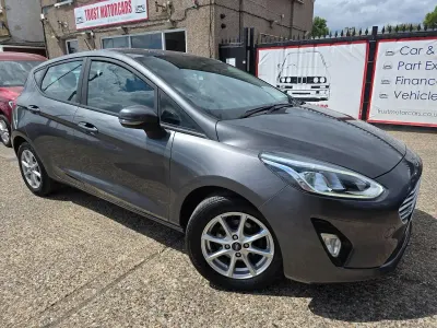 Used Ford Fiesta Zetec 100 HP (73 kW) 2018 Grey Hatchback