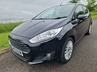 Used Ford Fiesta Titanium 125 HP (91 kW) 2013 Black Hatchback