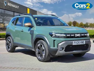 Used Dacia Duster Extreme 143 HP (105 kW) 2025 Green Hatchback