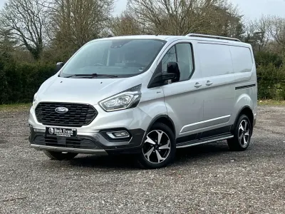 Begagnad Ford Transit Custom Active 2022 Silver