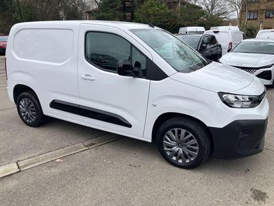 Used Citroën Berlingo 102 HP (75 kW) 2024 White MPV