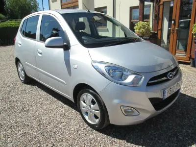 Usado Hyundai i10 Active 85 HP (62 kW) 2012 Prateado Citadino