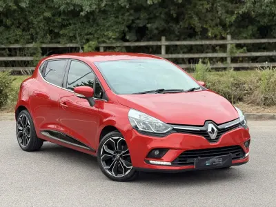Used Renault Clio Iconic 90 HP (66 kW) 2019 Red Hatchback