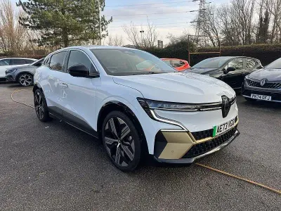 Used Renault Mégane 2023 Glacier white Hatchback
