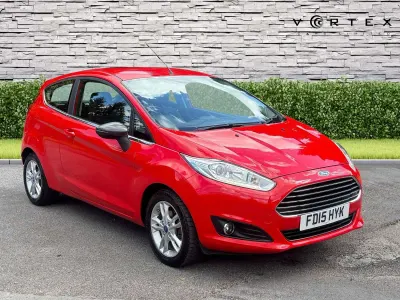 Used Ford Fiesta Zetec 82 HP (60 kW) 2015 Red Hatchback