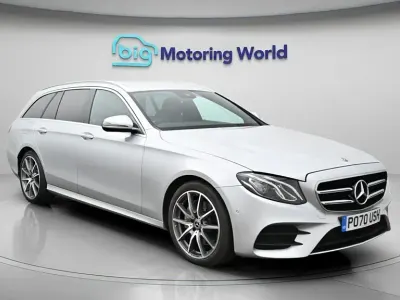 Usado Mercedes E200 AMG line 184 HP (135 kW) 2020 Prateado Carrinha