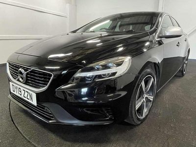 Begagnad Volvo V40 R-Design 152 HK (111 kW) 2019 Svart Halvkombi