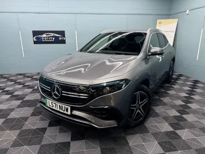 Käytetty Mercedes EQA350 AMG line 214 kW (292 HP) 2021 Harmaa Katumaasturi