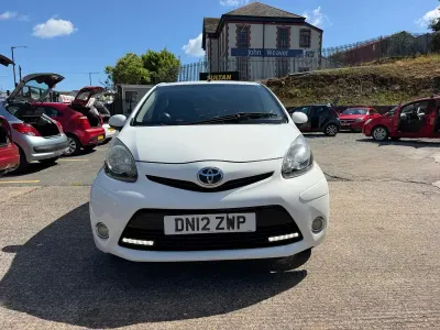 Used Toyota Aygo 68 HP (50 kW) 2012 White Hatchback