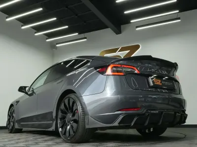 Usado Tesla Model 3 Performance 461 kW (627 HP) 2022 Cinzento Sedan