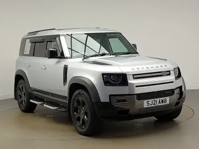 Used Land Rover Defender SE Dynamic 300 HP (220 kW) 2021 Silver SUV