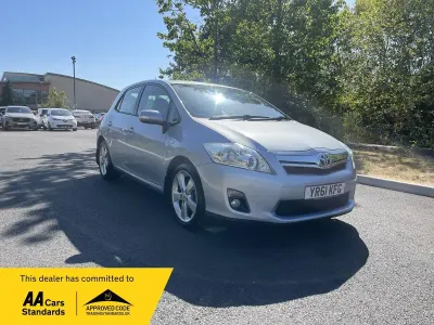 Used Toyota Auris Hybrid 136 HP (100 kW) 2011 Blue Hatchback