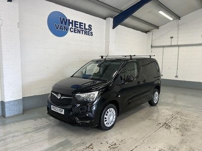Second-hand Vauxhall Combo S 100 CP (73 kW) 2023 Negru Monovolum