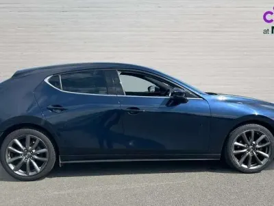 Usado Mazda 3 Inclusive 122 HP (89 kW) 2020 Azul Citadino