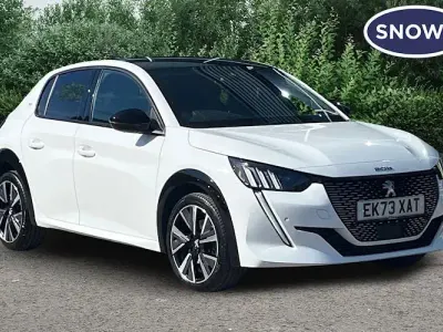 Second-hand Peugeot 208 GT 102 CP (75 kW) 2023 Alb Hatchback