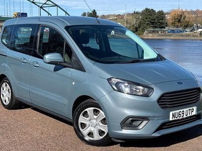 Used Ford Tourneo Courier Zetec 100 HP (73 kW) 2019 Blue MPV