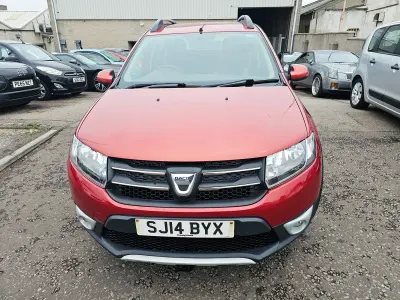 Used Dacia Sandero Lauréate 90 HP (66 kW) 2014 Red Hatchback