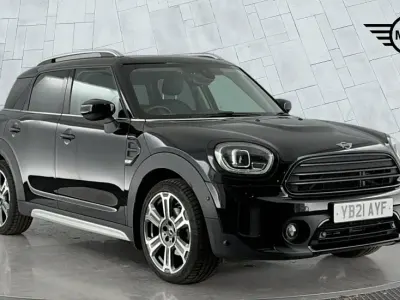 Usado Mini Cooper Countryman Exclusive 136 HP (100 kW) 2021 Preto SUV