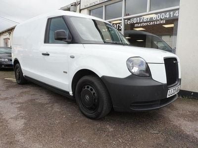 Used LEVC VN5 City 148 HP (108 kW) 2023 White MPV