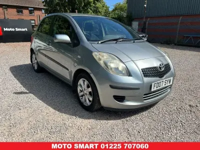 Used Toyota Yaris 85 HP (62 kW) 2007 Silver Hatchback