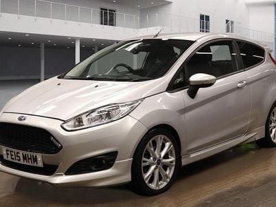 Silver Used 2015 Ford Fiesta Zetec Hatchback | £1,995 (Good price)