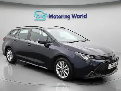 Używany Toyota Corolla 140 KM (102 kW) 2023 Niebieski Kombi