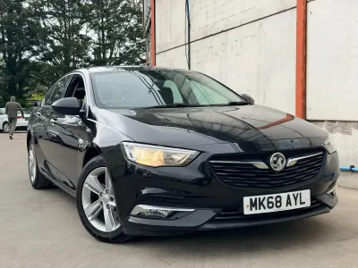 Second-hand Vauxhall Insignia SRi 2019 Negru Hatchback