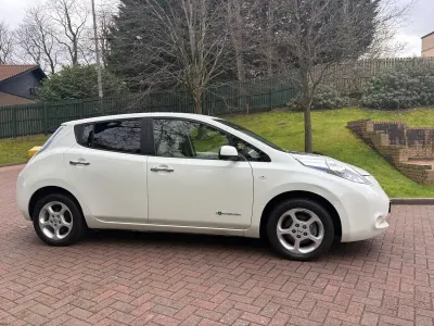 Used Nissan Leaf 80 kW (109 HP) 2013 White Hatchback