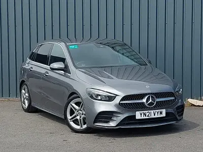 Usado Mercedes B200 Executive 163 HP (119 kW) 2021 Cinzento Monovolume