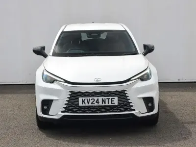 Used Lexus LBX 136 HP (100 kW) 2024 White SUV